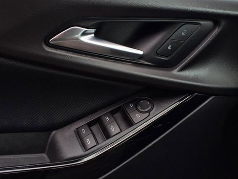 Used 2026 Chevrolet Equinox LT image 16