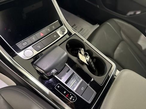 Used 2019 Audi Q8 Premium Plus AWD/4WD image 23