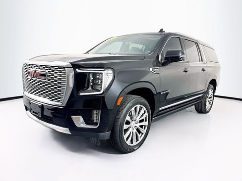 Used 2021 GMC Yukon XL Denali w/ Denali Ultimate Package image 3