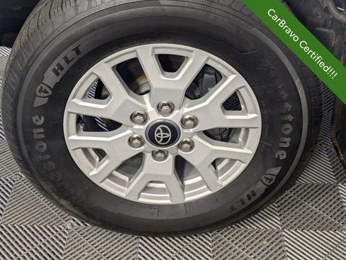 Used 2017 Toyota Tacoma SR5 w/ Tow Package AWD/4WD image 9