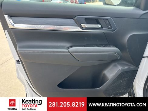 Used 2025 GMC Terrain Elevation image 11