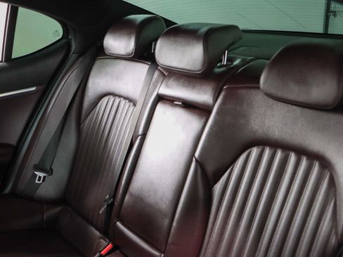 Used 2022 Genesis G70 2.0T w/ Prestige Package image 25