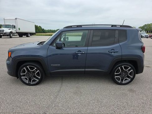 Used 2020 Jeep Renegade Latitude w/ Popular Equipment Group FWD image 10