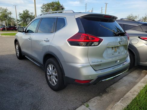 Used 2019 Nissan Rogue SV AWD/4WD image 4
