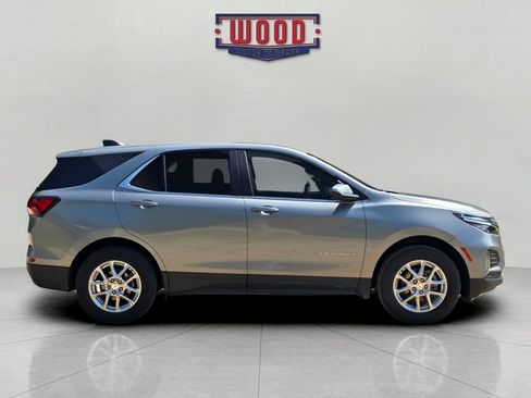 Used 2024 Chevrolet Equinox LT AWD/4WD image 2