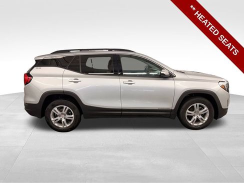 Used 2018 GMC Terrain SLE w/ Driver Convenience Package image 9