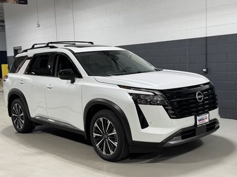 New 2026 Nissan Pathfinder Platinum AWD/4WD image 2