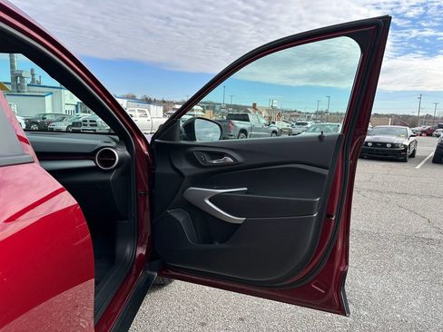 Certified 2024 Chevrolet Trax RS image 18