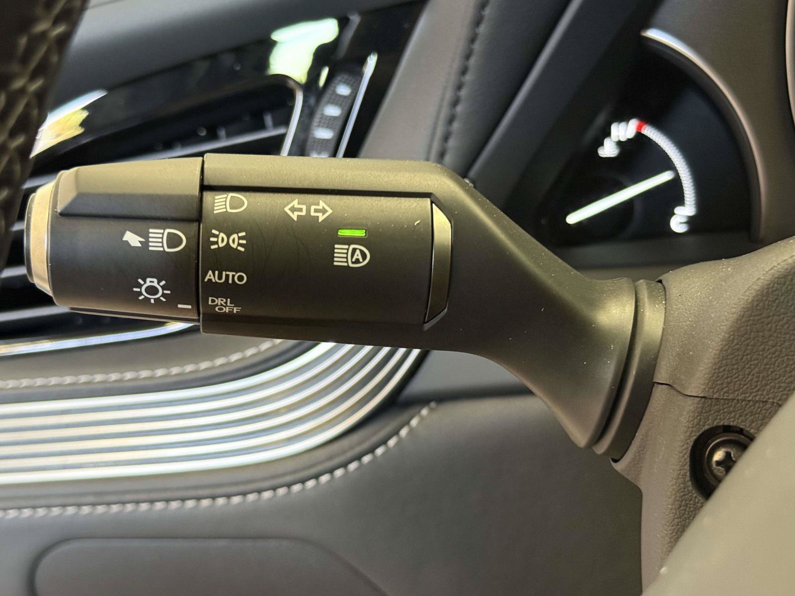 Certified 2022 Lexus LS 500 AWD w/ Accessory Package (Z1) image 29