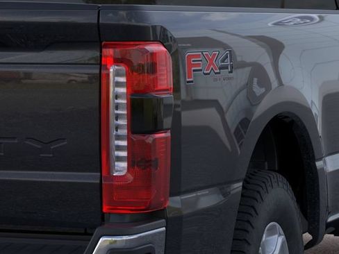 New 2026 Ford F350 XLT w/ XLT Premium Package AWD/4WD image 21