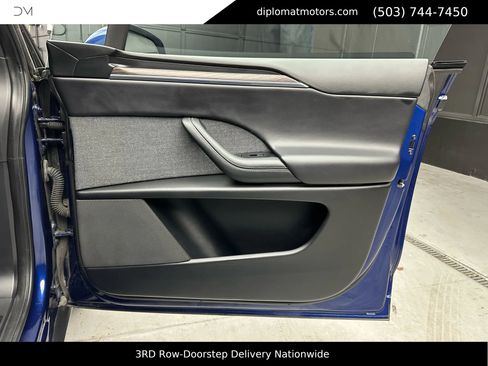 Used 2022 Tesla Model X image 34