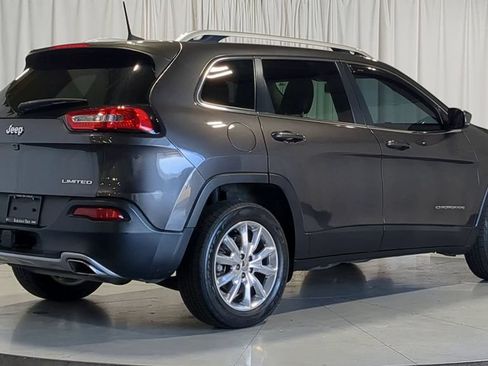 Used 2016 Jeep Cherokee Limited w/ Luxury Group AWD/4WD image 10