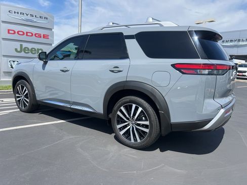 Used 2024 Nissan Pathfinder Platinum w/ Cargo Package FWD image 26