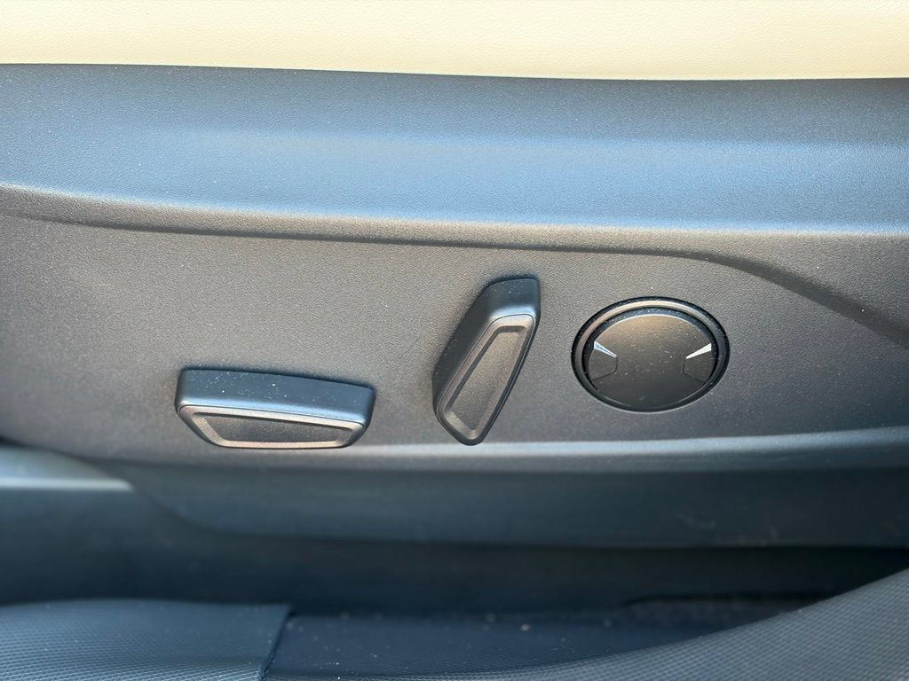 Used 2022 Ford Mustang Mach-E Premium AWD/4WD image 24