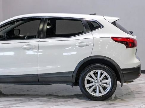 Used 2018 Nissan Rogue Sport S w/ S Appearance Package FWD image 17