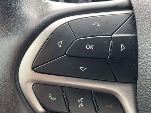 Used 2020 Jeep Grand Cherokee Limited image 27