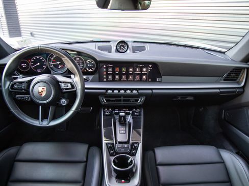 Certified 2024 Porsche 911 Carrera 4S AWD/4WD image 17