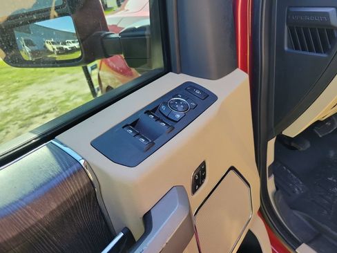 Used 2020 Ford F250 Lariat w/ Lariat Value Package AWD/4WD image 16