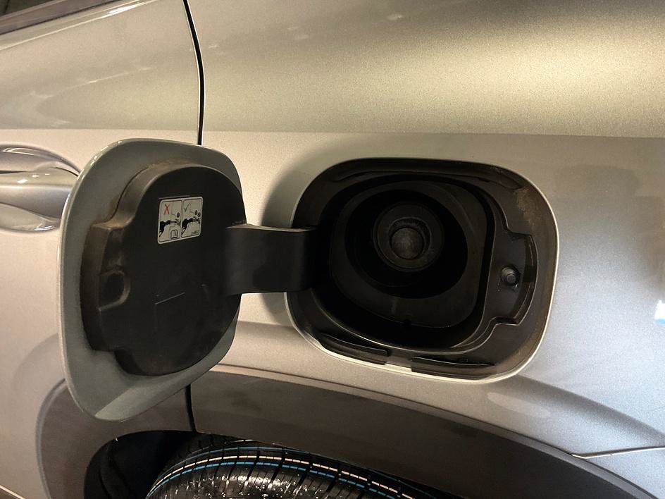 Used 2024 Chevrolet Trax LS FWD image 26
