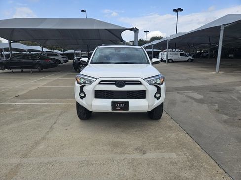 Used 2023 Toyota 4Runner SR5 Premium w/ Moonroof Package image 2