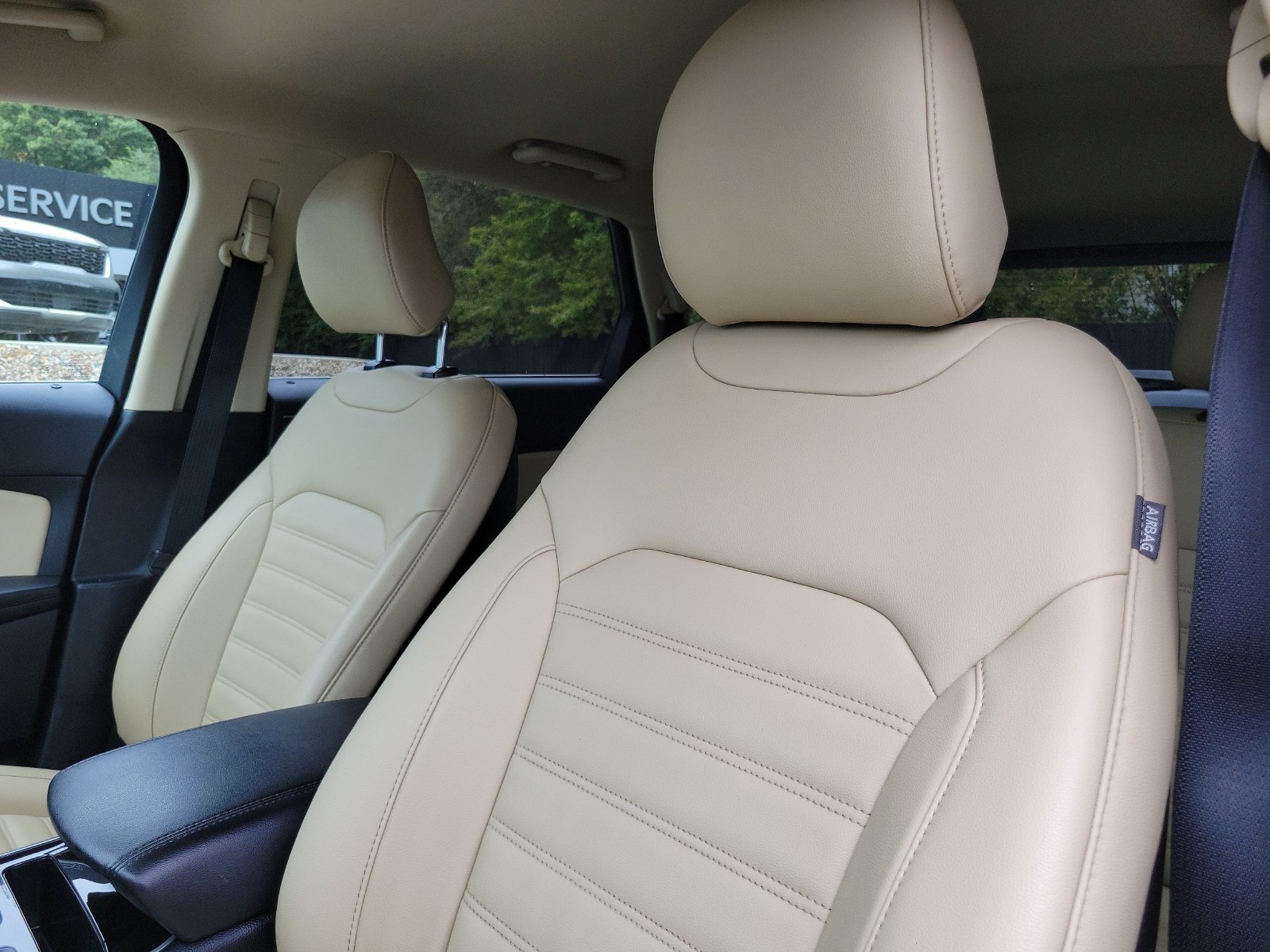Used 2019 Ford Edge SEL w/ Equipment Group 201A FWD image 12
