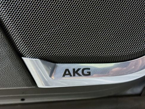 Used 2021 Cadillac Escalade Premium Luxury Platinum image 18