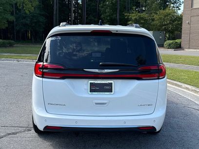 Used 2023 Chrysler Pacifica Limited