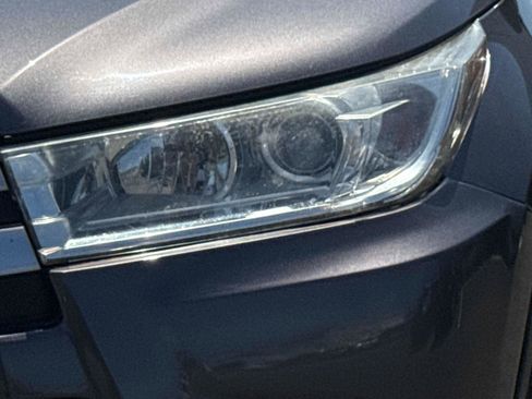 Used 2019 Toyota Highlander LE image 10