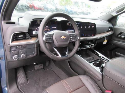 New 2025 Chevrolet Suburban High Country image 15