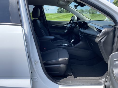 Used 2024 Buick Encore GX Preferred w/ Comfort Package FWD image 23
