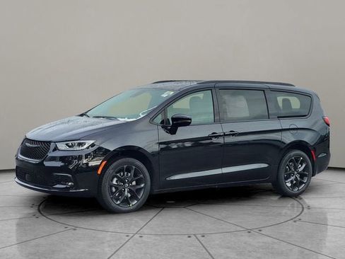 New 2026 Chrysler Pacifica Select w/ S Appearance Package AWD/4WD image 3