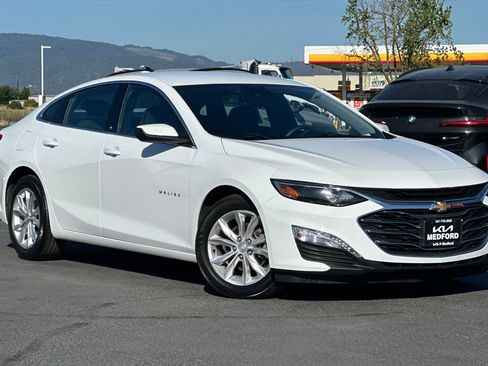 Used 2023 Chevrolet Malibu LT FWD image 2