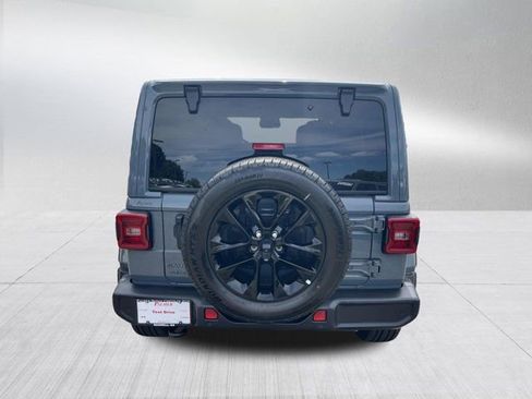 Used 2025 Jeep Wrangler Unlimited Sahara w/ Safety Group AWD/4WD image 6