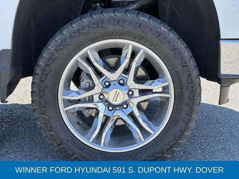 Used 2024 Chevrolet Silverado 1500 LT AWD/4WD image 7