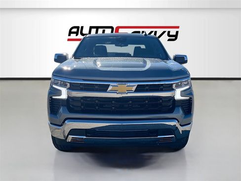 Used 2025 Chevrolet Silverado 1500 LT image 2