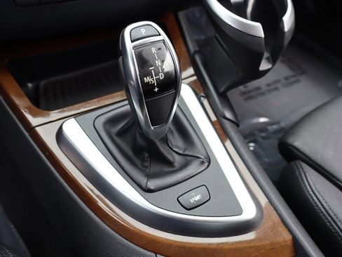 Used 2011 BMW 135i Convertible image 30