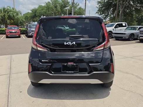 Certified 2025 Kia Soul LX FWD image 7