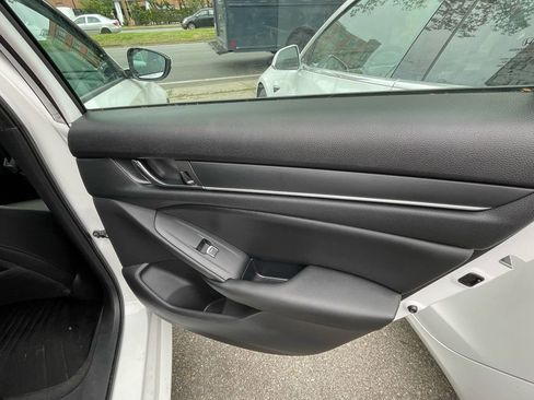 Used 2019 Honda Accord Sport image 19