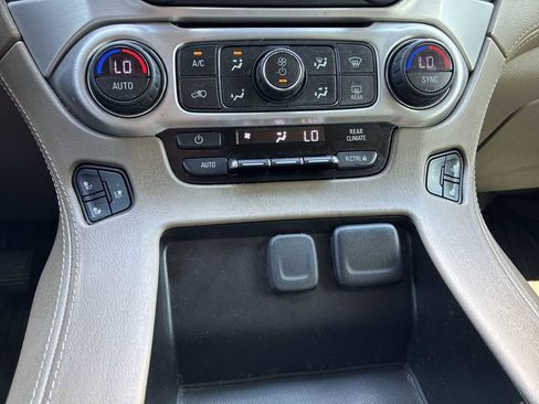 Used 2019 GMC Yukon XL SLT w/ Open Road Package AWD/4WD image 17