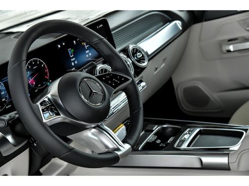 Certified 2025 Mercedes-Benz GLB 250 4MATIC image 16