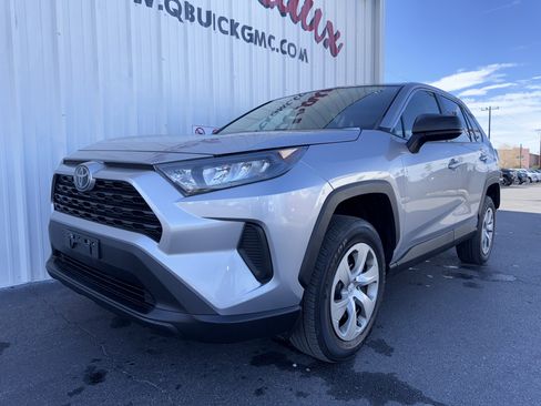 Used 2022 Toyota RAV4 LE image 7