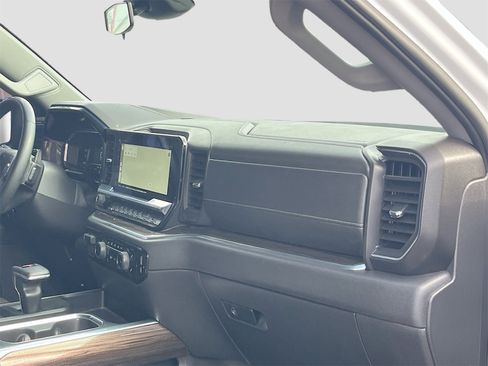 Used 2024 Chevrolet Silverado 1500 LT Trail Boss w/ Protection Package image 30