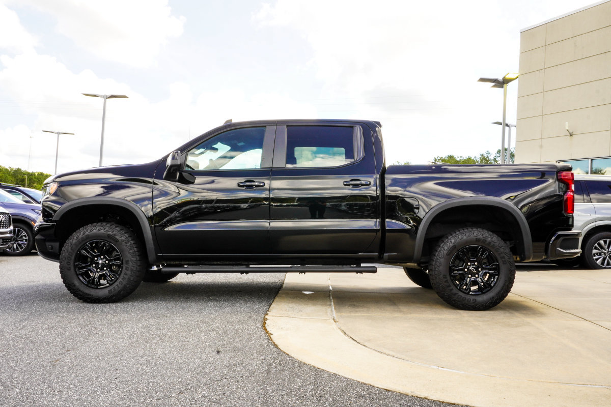 Used 2024 Chevrolet Silverado 1500 ZR2 w/ Technology Package AWD/4WD image 10