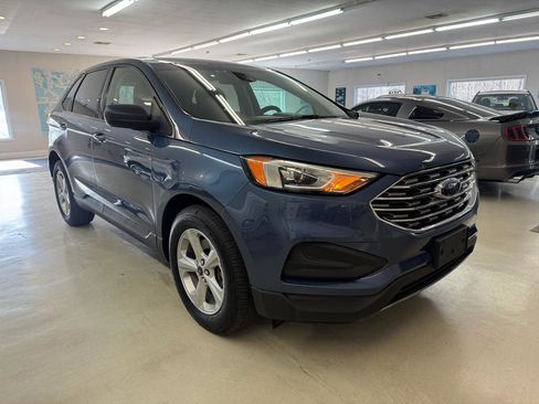 Used 2019 Ford Edge SE image 4