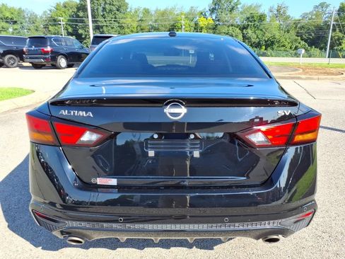 Used 2024 Nissan Altima 2.5 SV w/ SV Premium Package FWD image 18