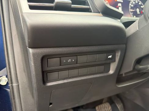 Used 2024 Mitsubishi Outlander SEL AWD/4WD image 24