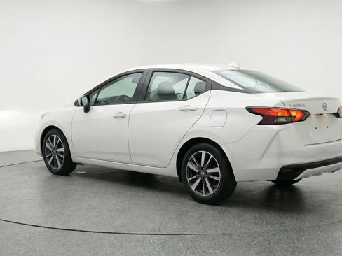 Used 2025 Nissan Versa SV image 6