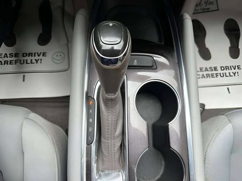 Used 2017 Chevrolet Malibu LT w/ LPO, Convenience Package 2 image 27