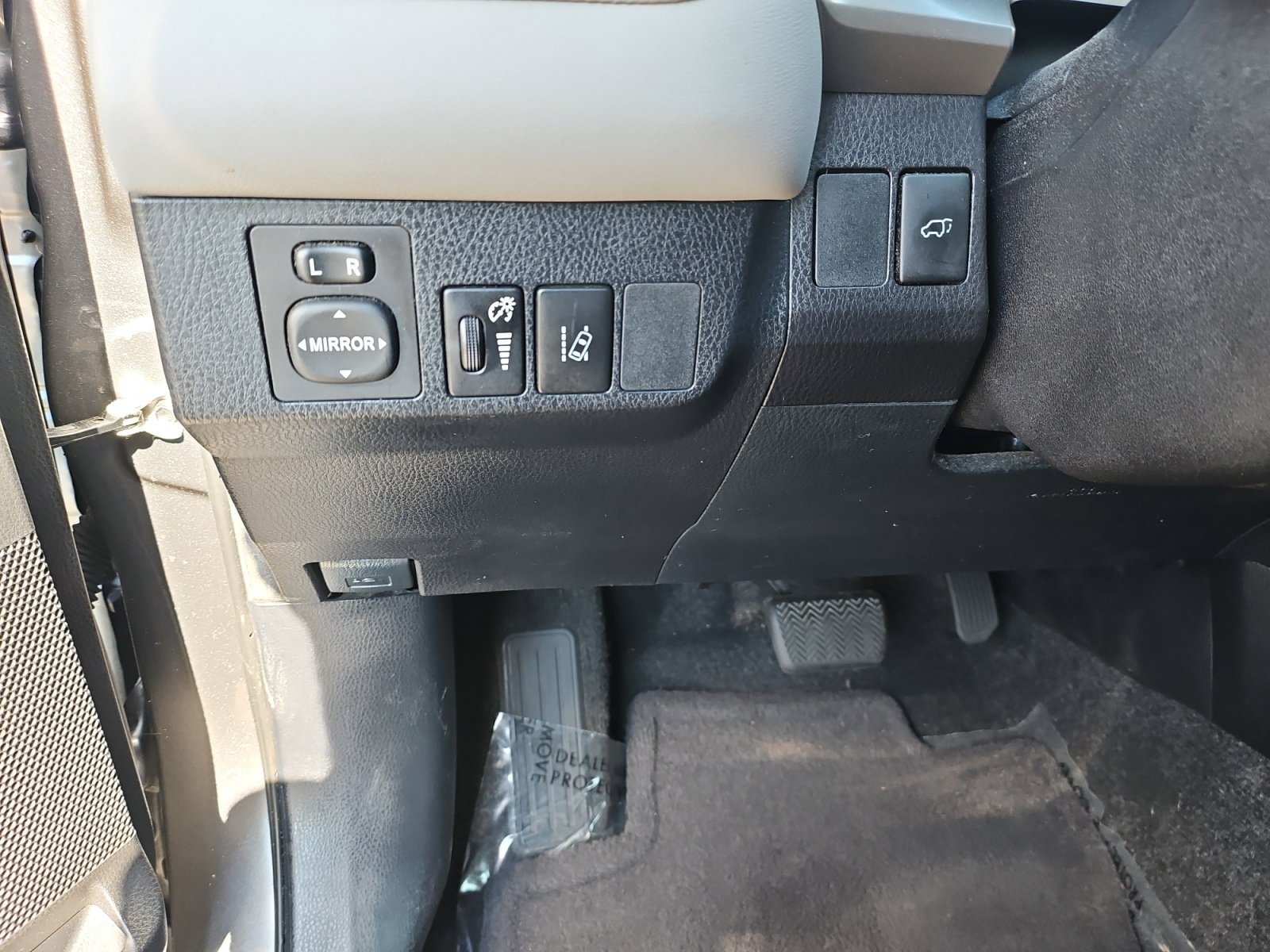 Used 2017 Toyota RAV4 Limited w/ Advanced Technology Package AWD/4WD image 23