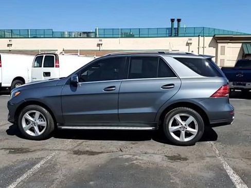 Used 2011 Hyundai Tucson Limited w/ Premium Pkg 3 image 5